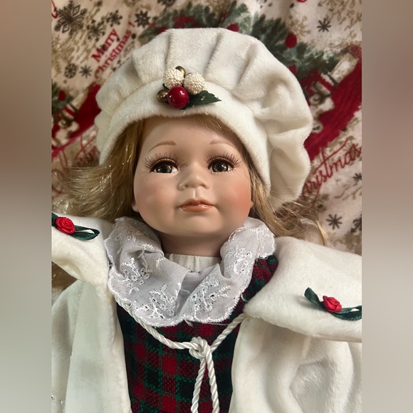 VINTAGE PORCELAIN HOLIDAY DOLL WITH STAND - Picture 7 of 13